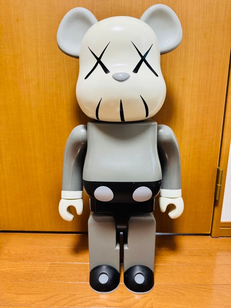 美品　BE@RBRICK ベアブリック 1000% KAWS