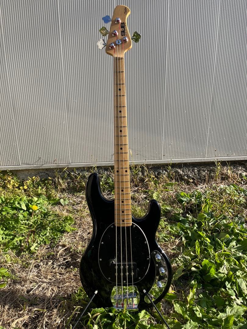 Sterling by Music Man SUB 4弦エレキベース