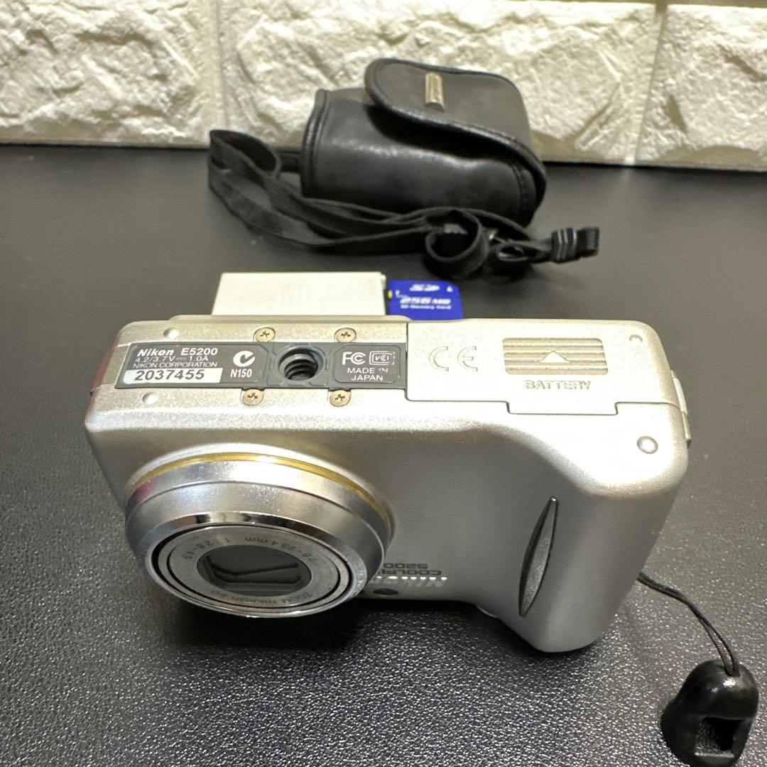 美品　Nikon COOLPIX 5200 動作確認済