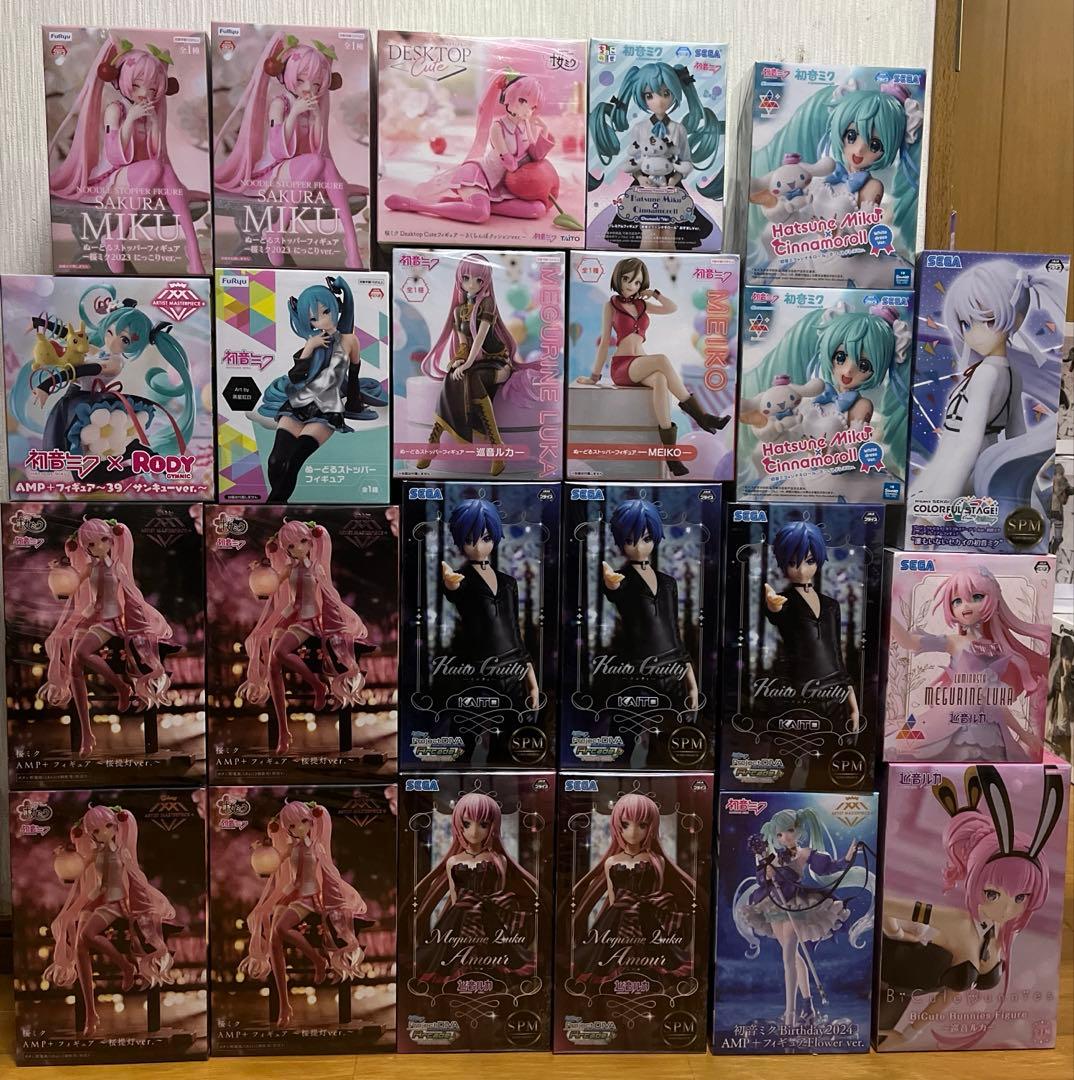 初音ミク　桜ミク　まとめ売り　2ページ目あり