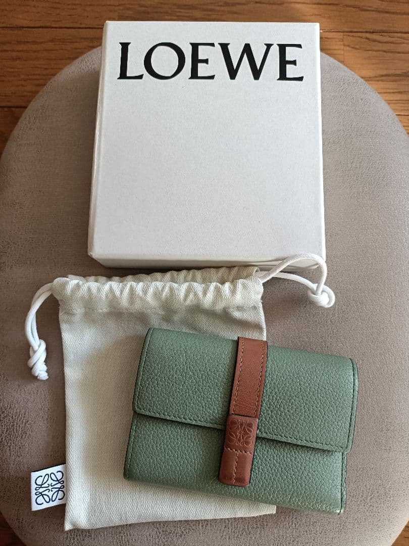 LOEWE バーティカルウォレット　スモール