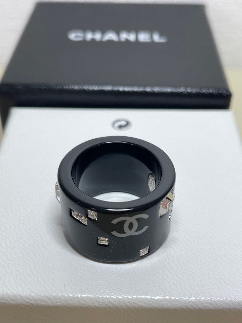 【もにょくろ】CHANEL ブラック リング クリスタル装飾　15号