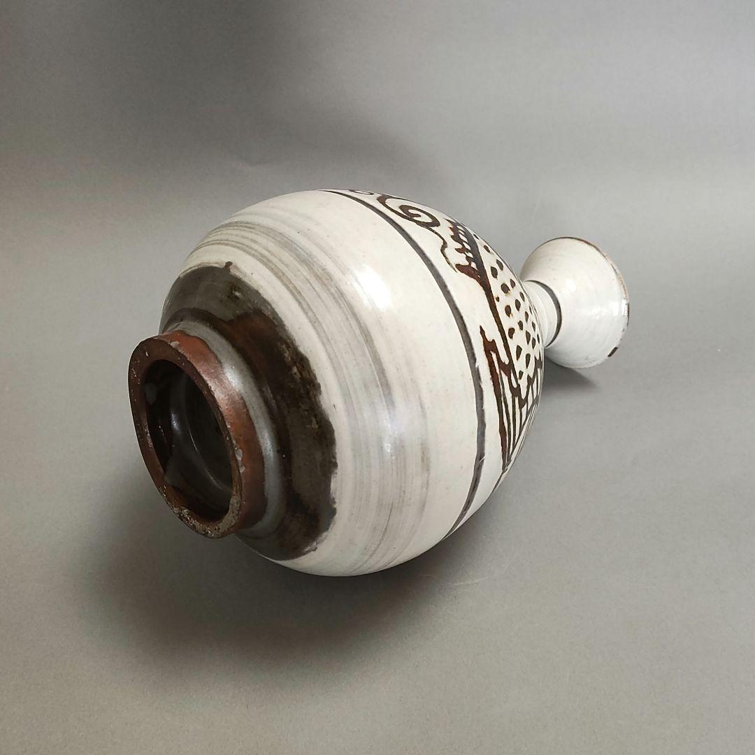 黃圭菫　鶏龍山遊魚文酒瓶　鉄絵徳利　花瓶　花入　李朝