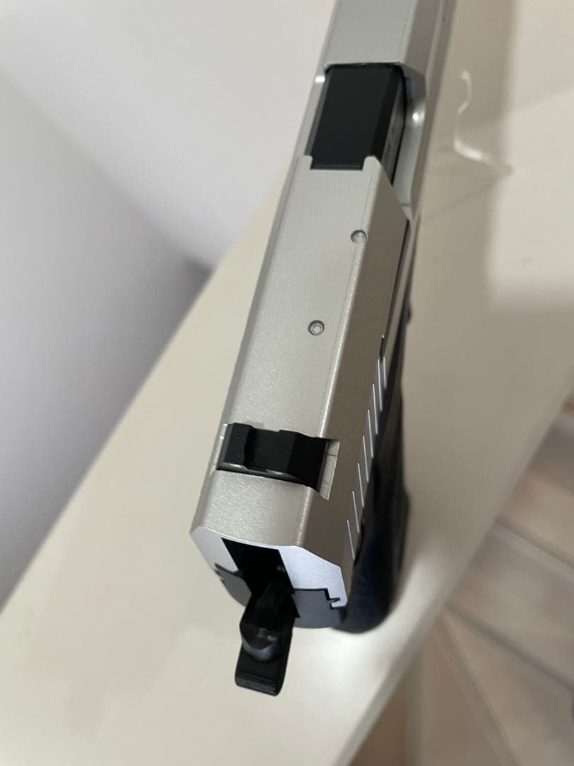 BIOHAZARD RE:4 sg-09r レオン　限定　東京マルイ