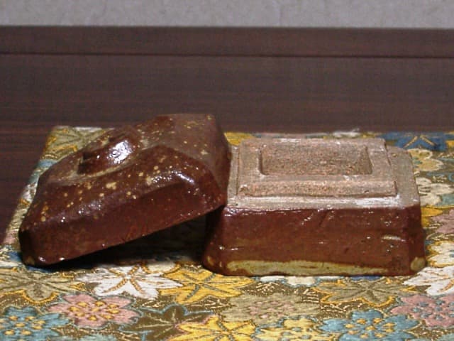 楽山窯　出雲焼　長岡住右衛門 作　香合　箱合　無傷　保証。