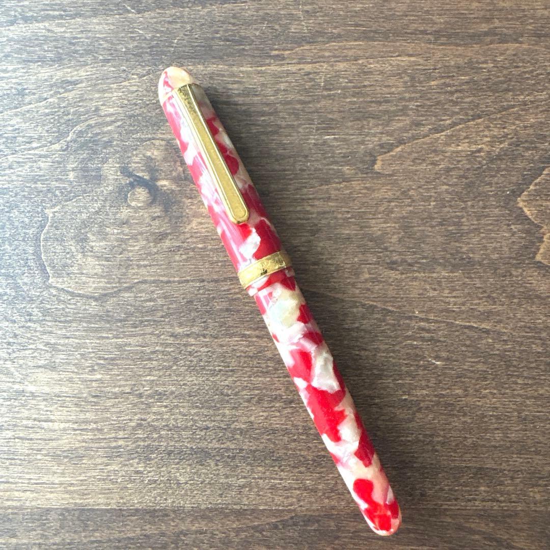 万年筆　セルロイド金魚