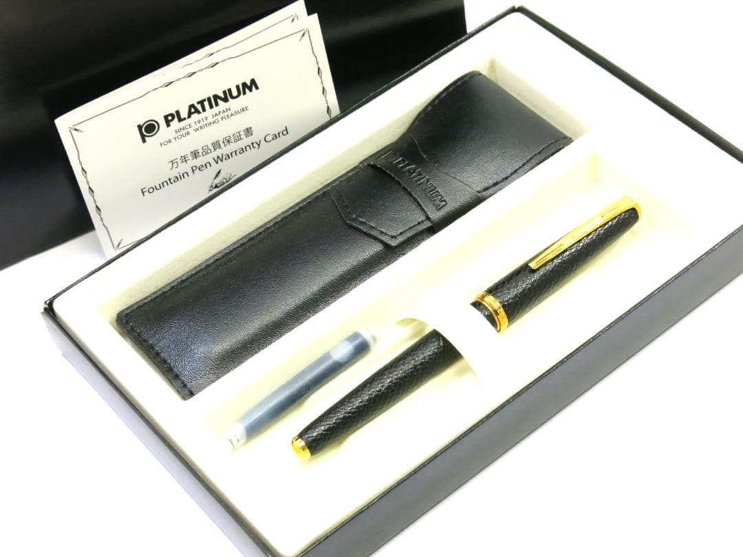 未使用　プラチナ　万年筆　ペン先14K　黒　PLATINUM　18710913