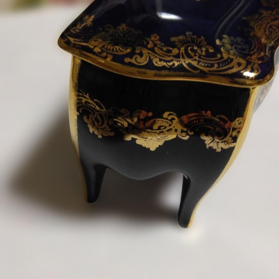 フランスリモージュ黒色金装飾波状蓋ボックス　10.5 センチ9センチ