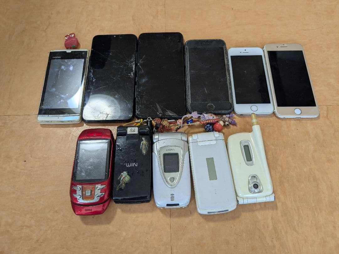 スマホ・ガラケー・タブレット　まとめ売り　ジャンク14台