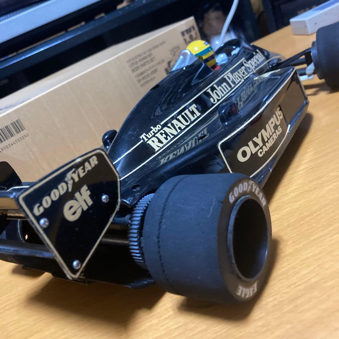 ロータス97-98位です、シャーシ付けます、(元はロータス99Tのカウルです)