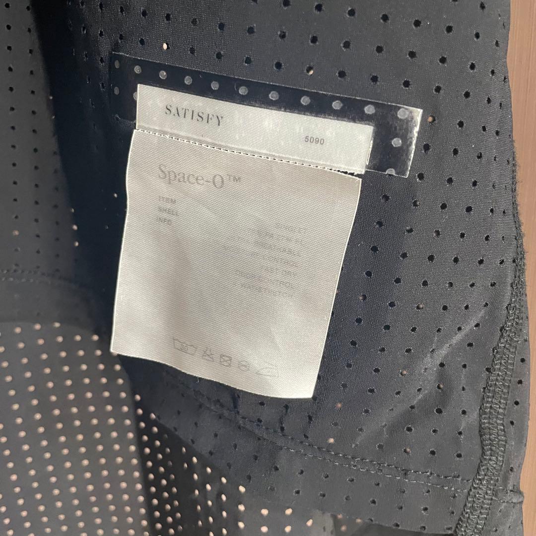 SATISFY ブラック タンクトップ