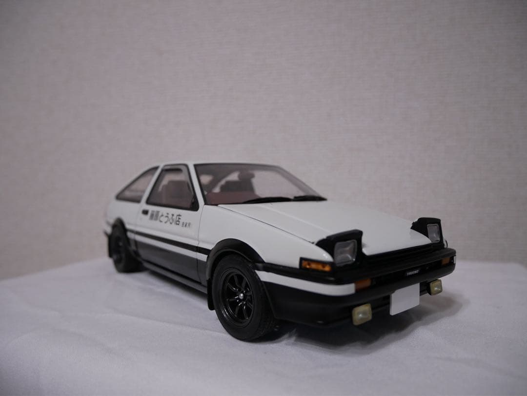 トレノ 1/18スケールミニカー