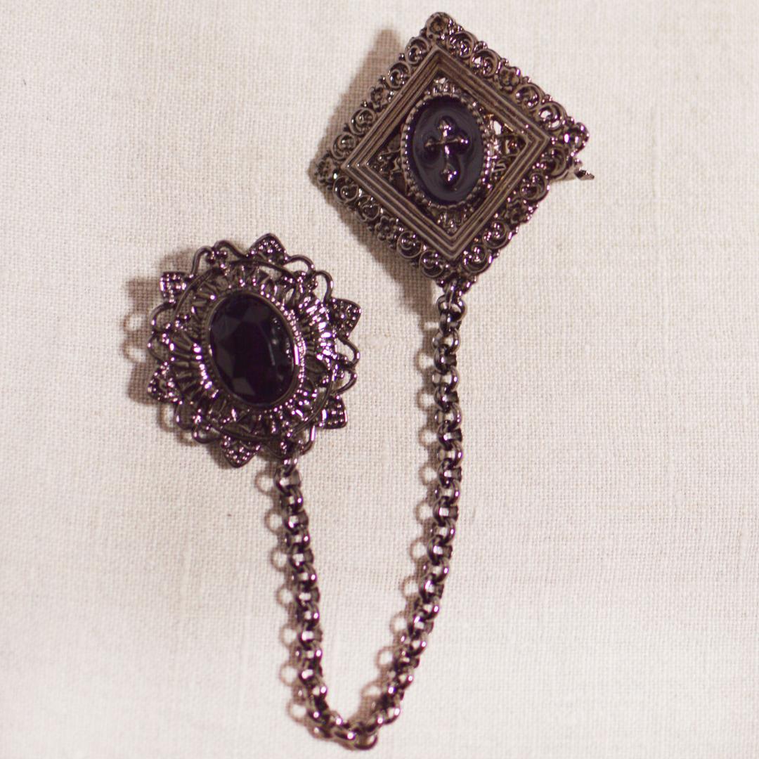 BPN　チェーン付きダブルブローチ