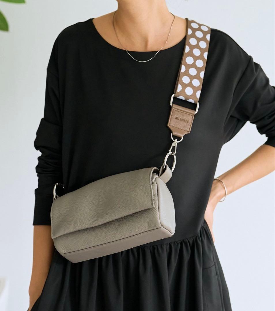 新品　BEARDSLEY ショルダーベルト　グレイッシュベージュ　ドット柄