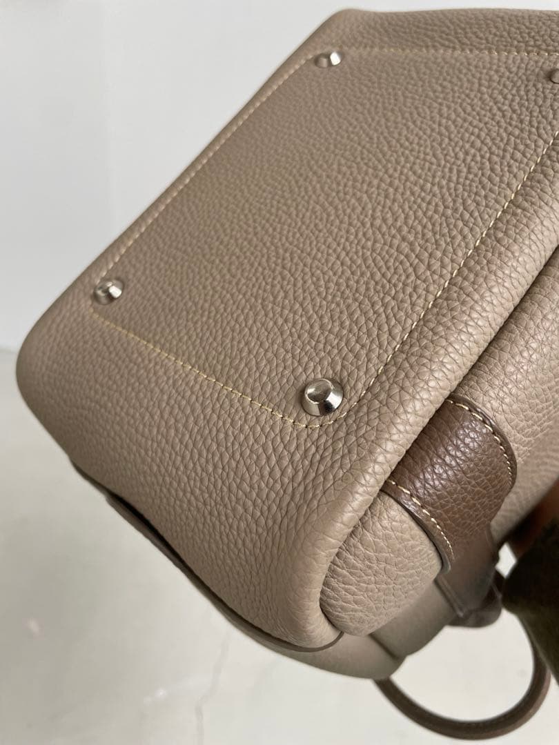 す*り様 ル・ボナー　コンフェッティ　外観美品　内部にペン跡あり