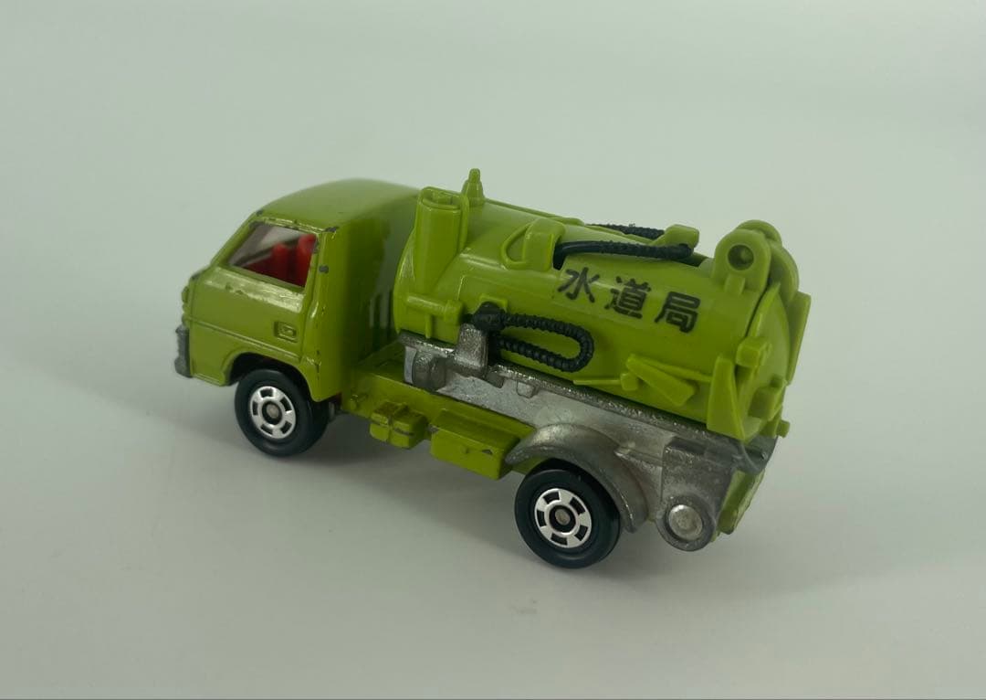 トミカ 三菱キャンターグリットスイパー　水道局のタンク車