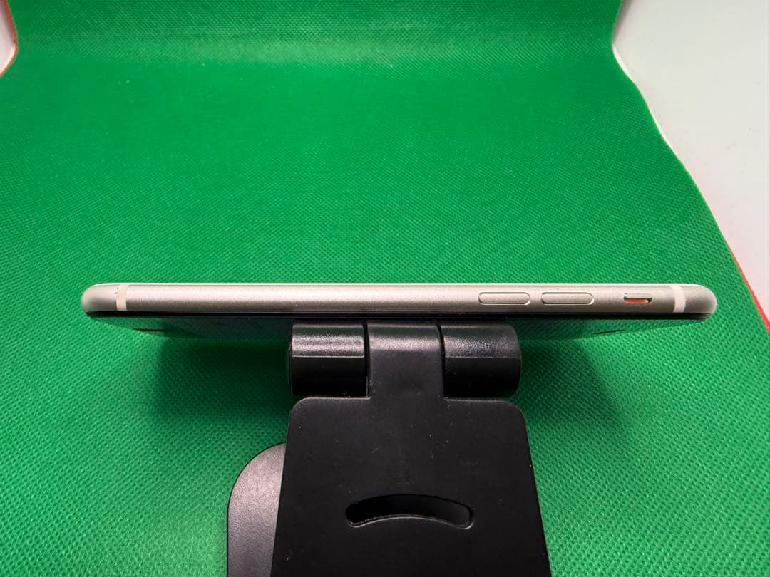 7859 IPHONE SE 第3世代64GB SIMフリー