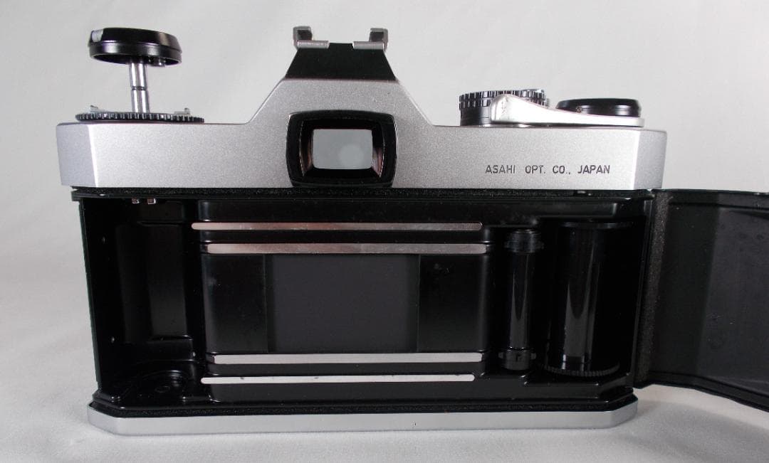 フィルムカメラ 整備済 完動品　Pentax SPF + f/1.8　P234