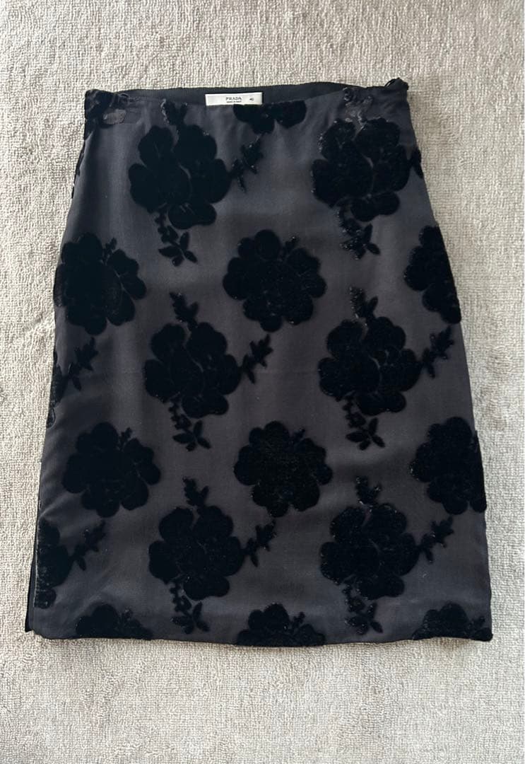 専用 Rakutao様　PRADAプラダ　花柄刺繍 ベルベット シルクスカート