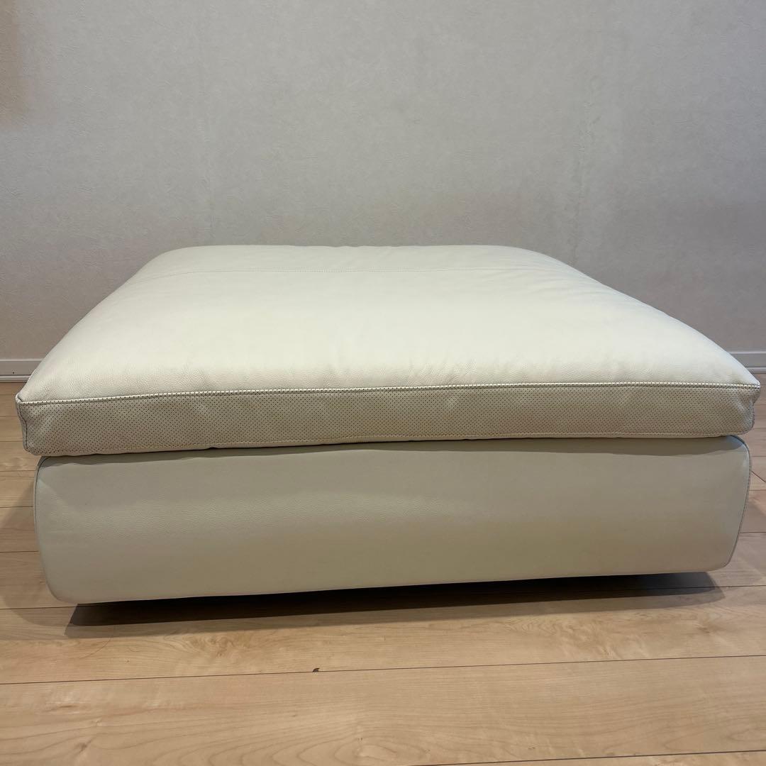 美品　アルフレックス　ホワイト スクエアオットマン レザー　本革