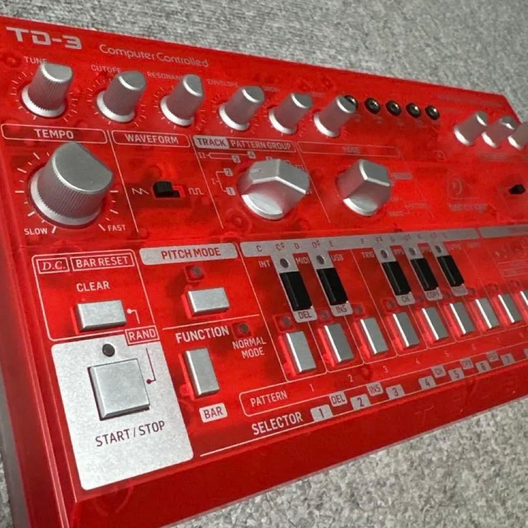 Behringer TD-3 SB ベリンガー td3 td-3 クリアレッド
