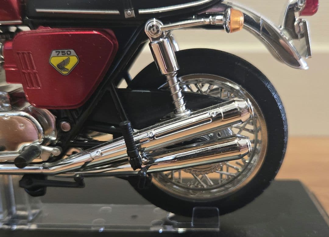 ホンダ CB750FOUR キャンディレッド アオシマ 1/12 バイク