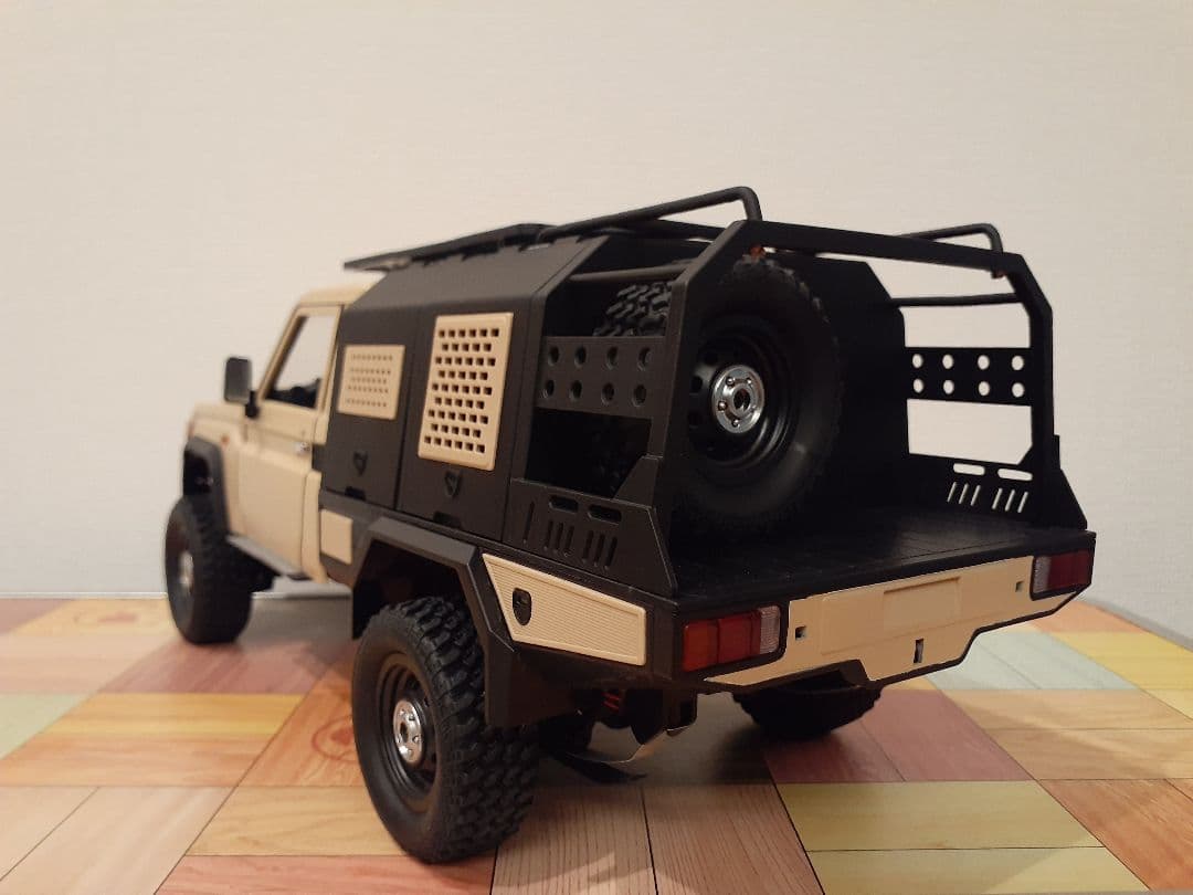 UK【全塗装済み】MN82ランドクルーザー オーバーランド仕様 フルセット