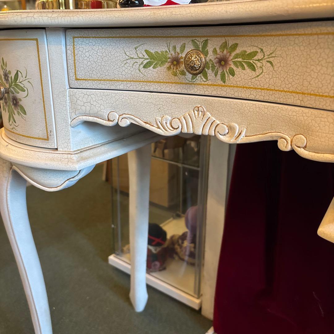 ロココ調　猫足サイドテーブル