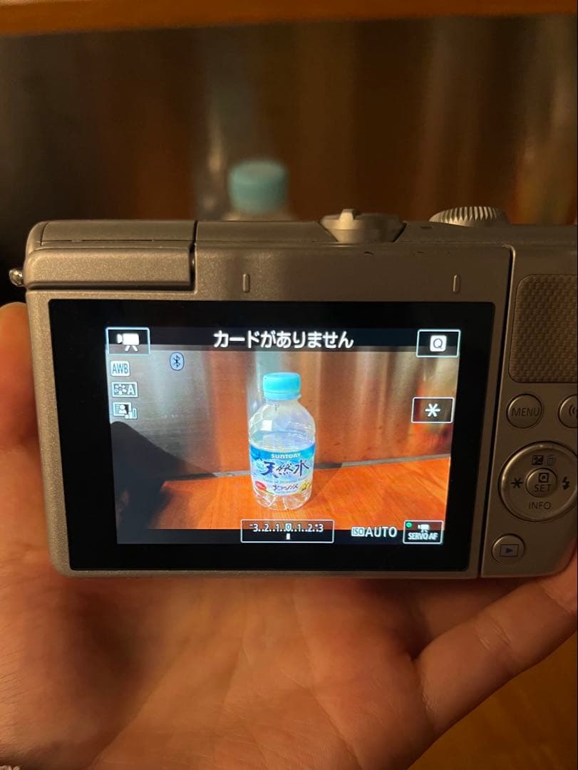 【最安値】Canon EOS M100 グレー 15-45mmレンズ付き