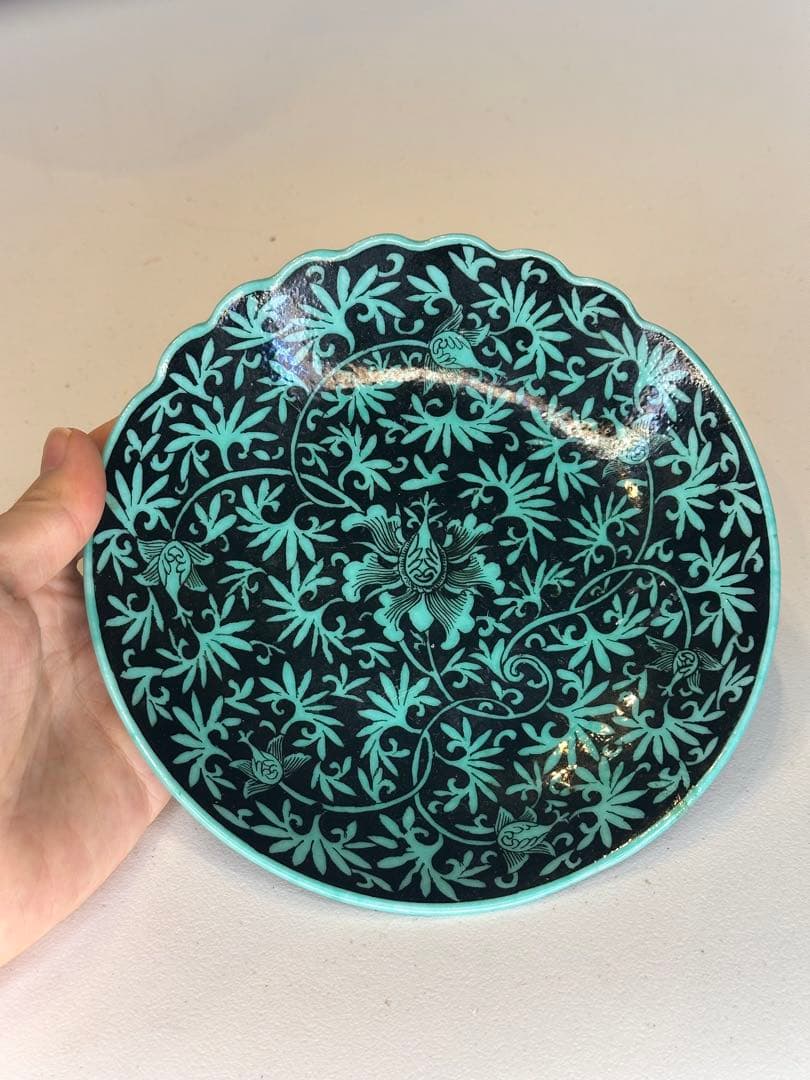 清代 大清乾隆年製 底款 黒地緑釉 花卉紋 皿 美術品 古陶磁