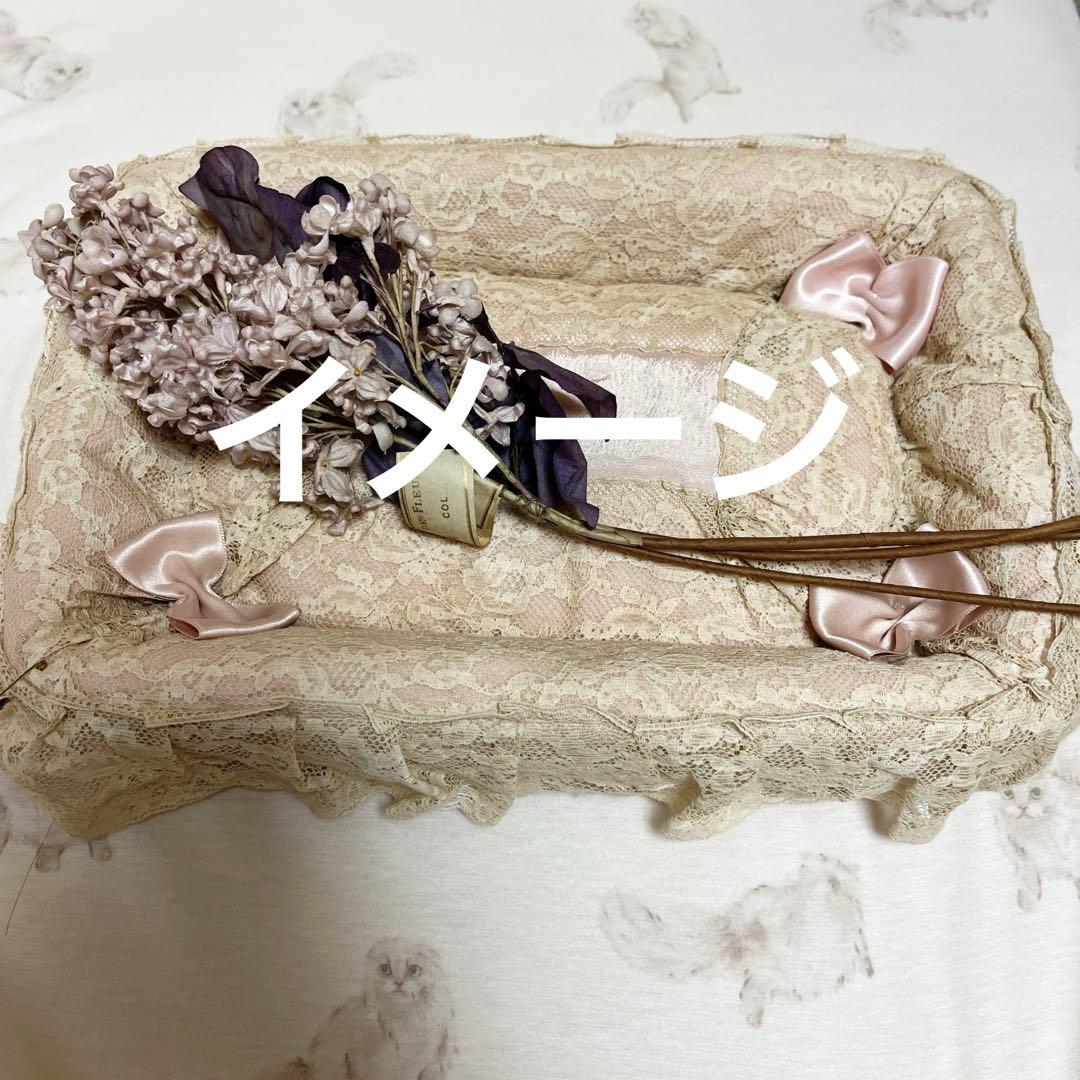 海外作家様♡フランスアンティークレース使用カゴリボン装飾ドールベッド