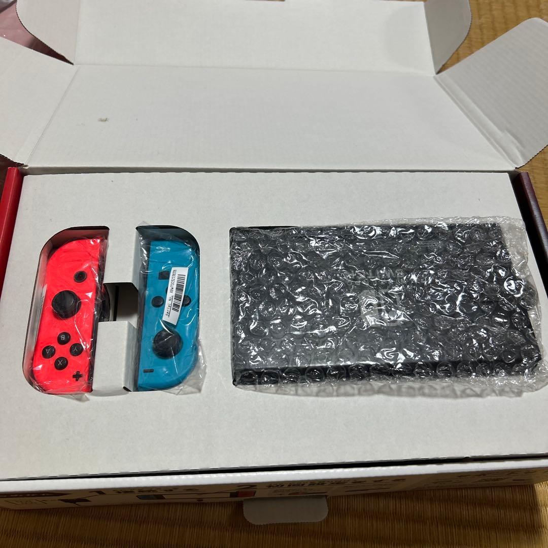 Nintendo Switch 本体 ネオンブルー　ネオンレッド