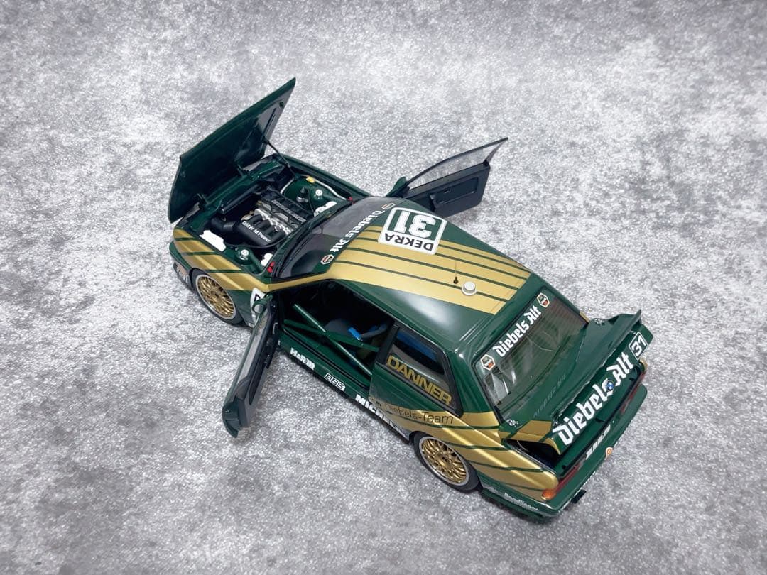 オートアート 1/18 BMW M3(E30)DTM 1991 #31