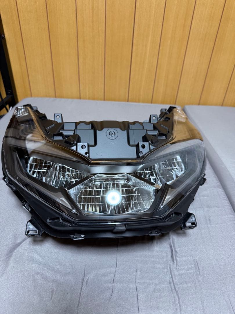 PCX125 JK05純正ヘッドライト訳あり