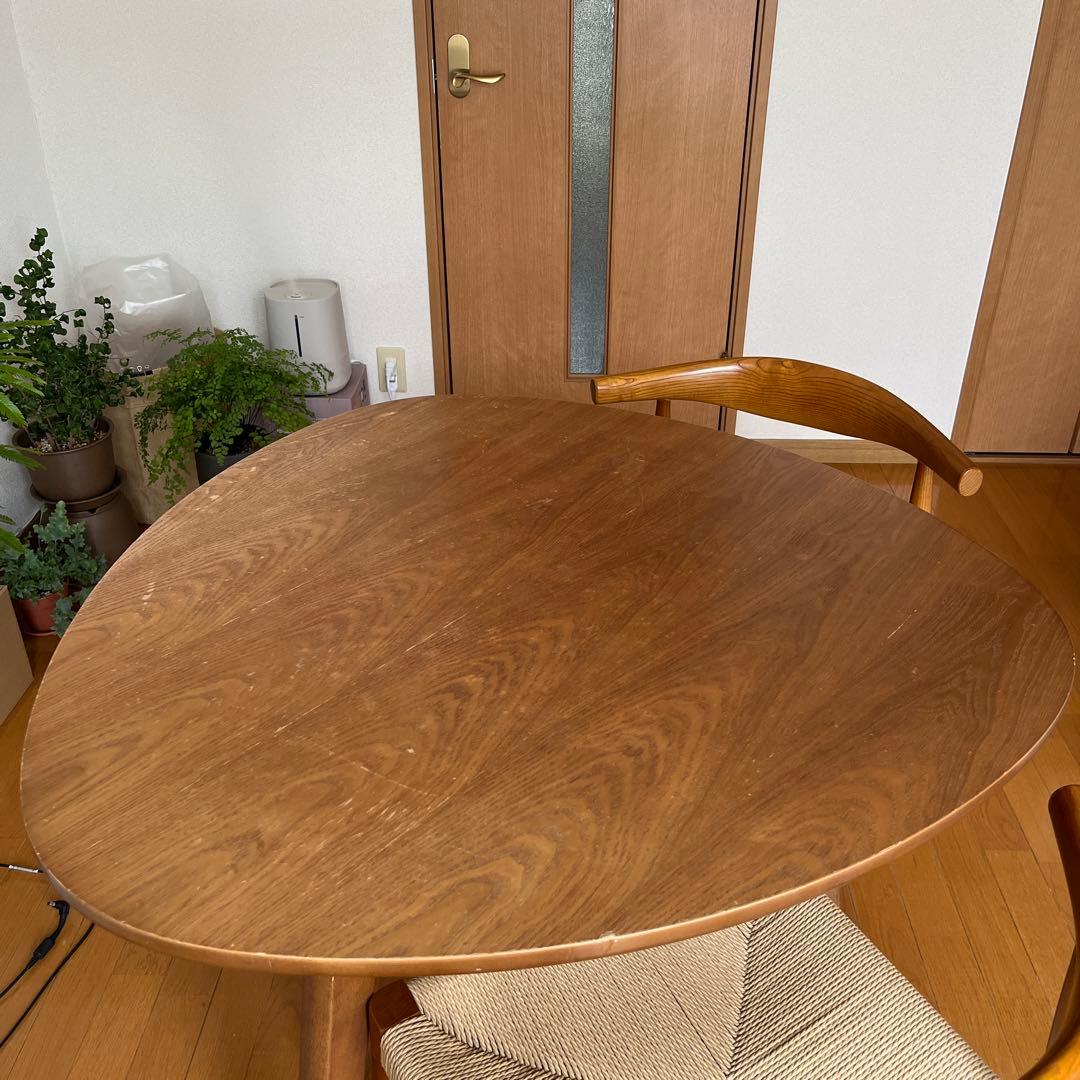 yukiiiiii　三角型ダイニングテーブル（90㎝）