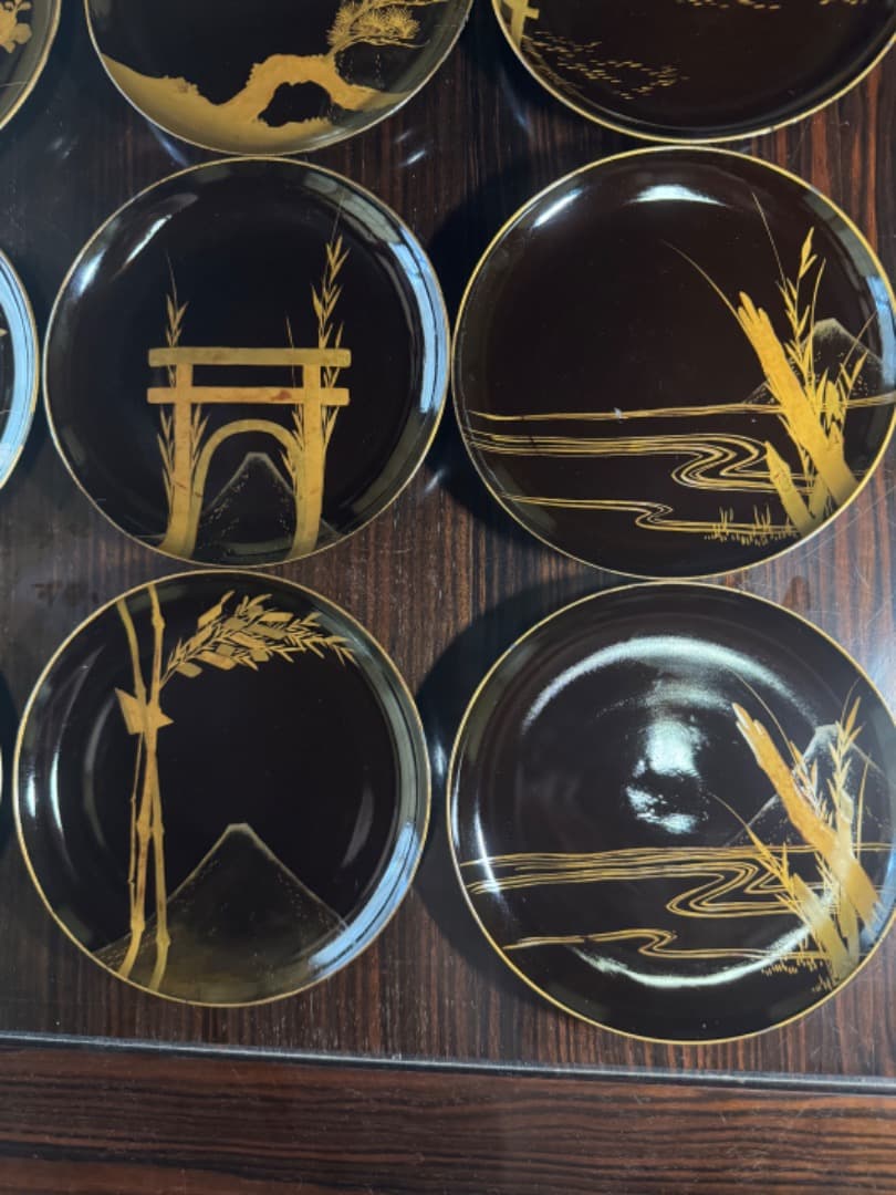 漆塗り絵皿 富士山風景入り 19枚セット（推定 江戸時代初期）