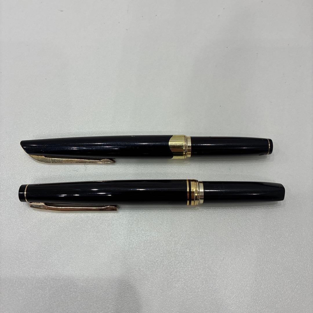 黒い万年筆 ペン先18金