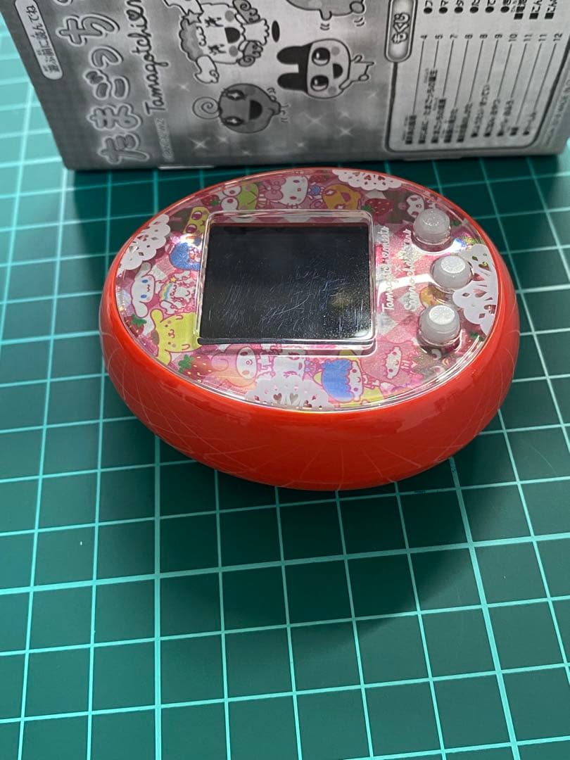 たまごっちみーつ サンリオキャラクターズ　レッド