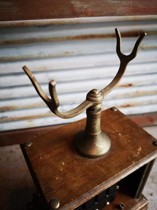 古い手動式電話機 ヴィンテージ ディスプレイ用