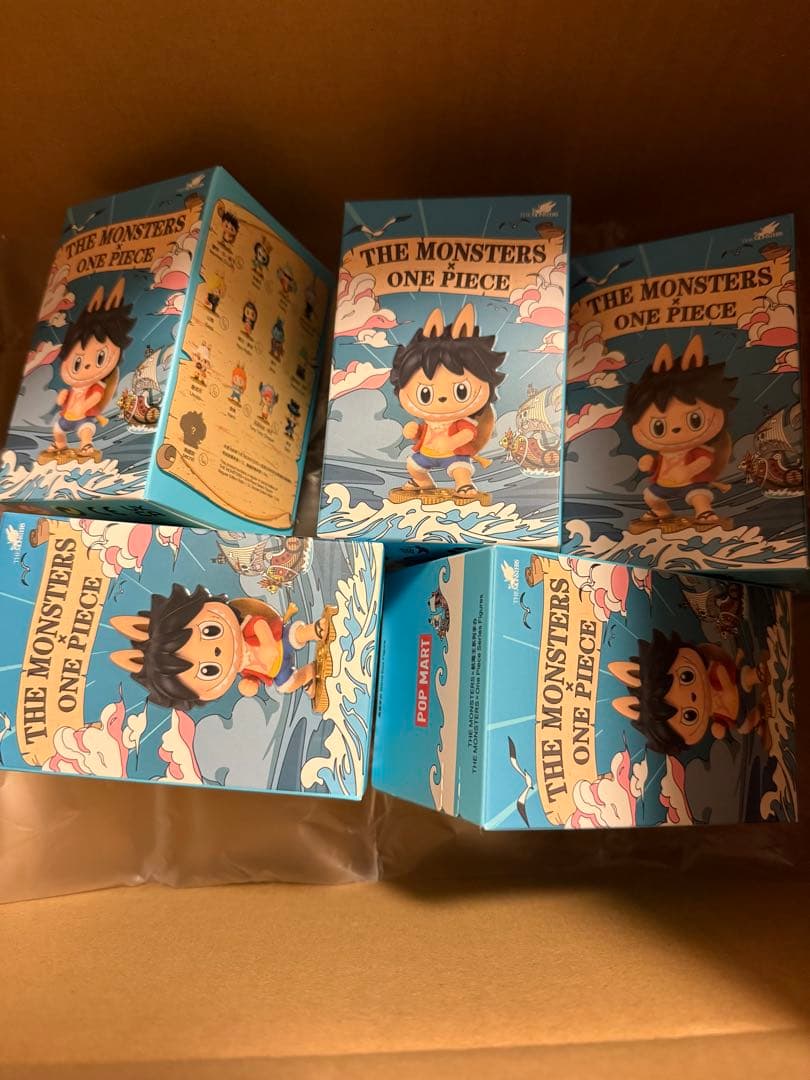 【正規品】POPMART ONE PIECE x LABUBU フィギ