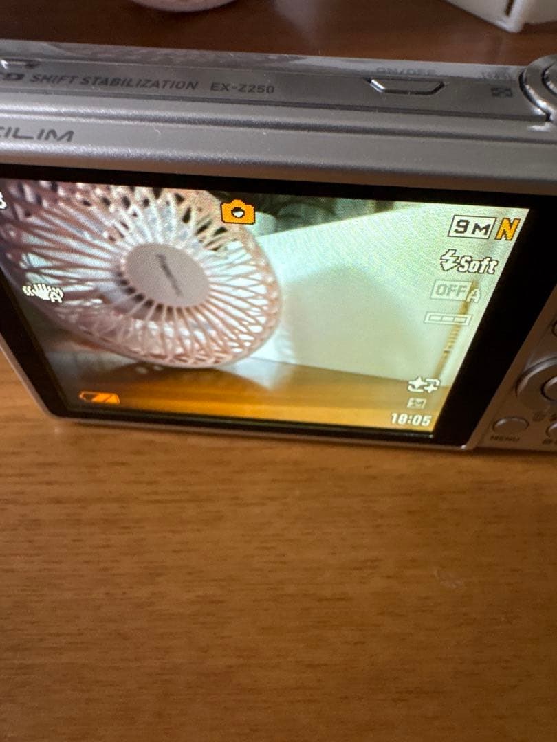 CASIO EXILIM 9.1メガピクセル デジタルカメラ