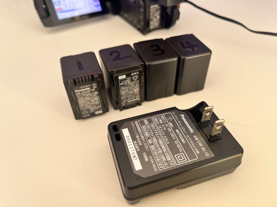 パナソニックカメラ　HC-WX990M（マイク、バッテリー×4、充電器付き）