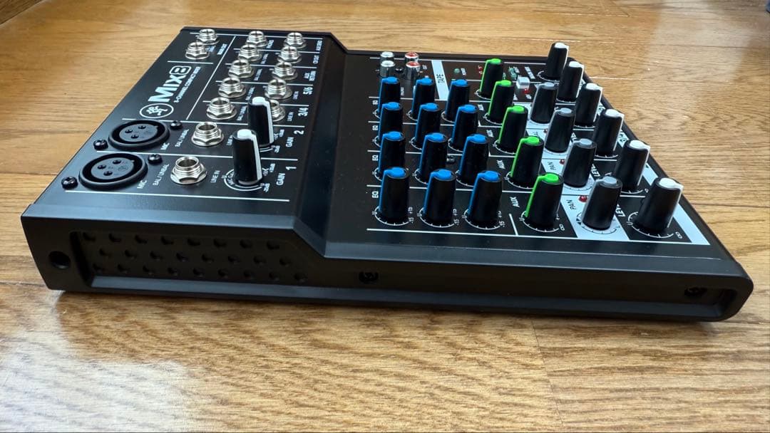 美品⭐︎MACKIE 超コンパクトアナログミキサー MIX8