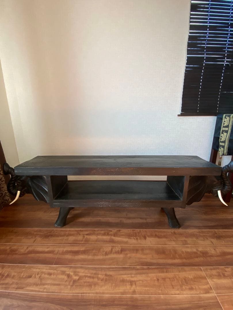 象の形の木製テレビ台