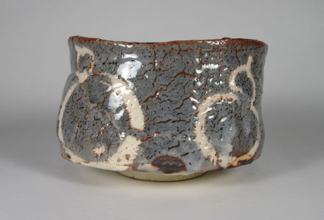 希少品！【若尾利貞】鼠志野茶碗（共箱、仕覆、陶歴書）。