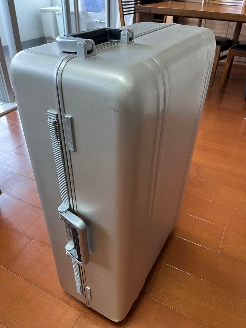 ゼロハリバートン　キャリーケース シルバー　ビンテージ