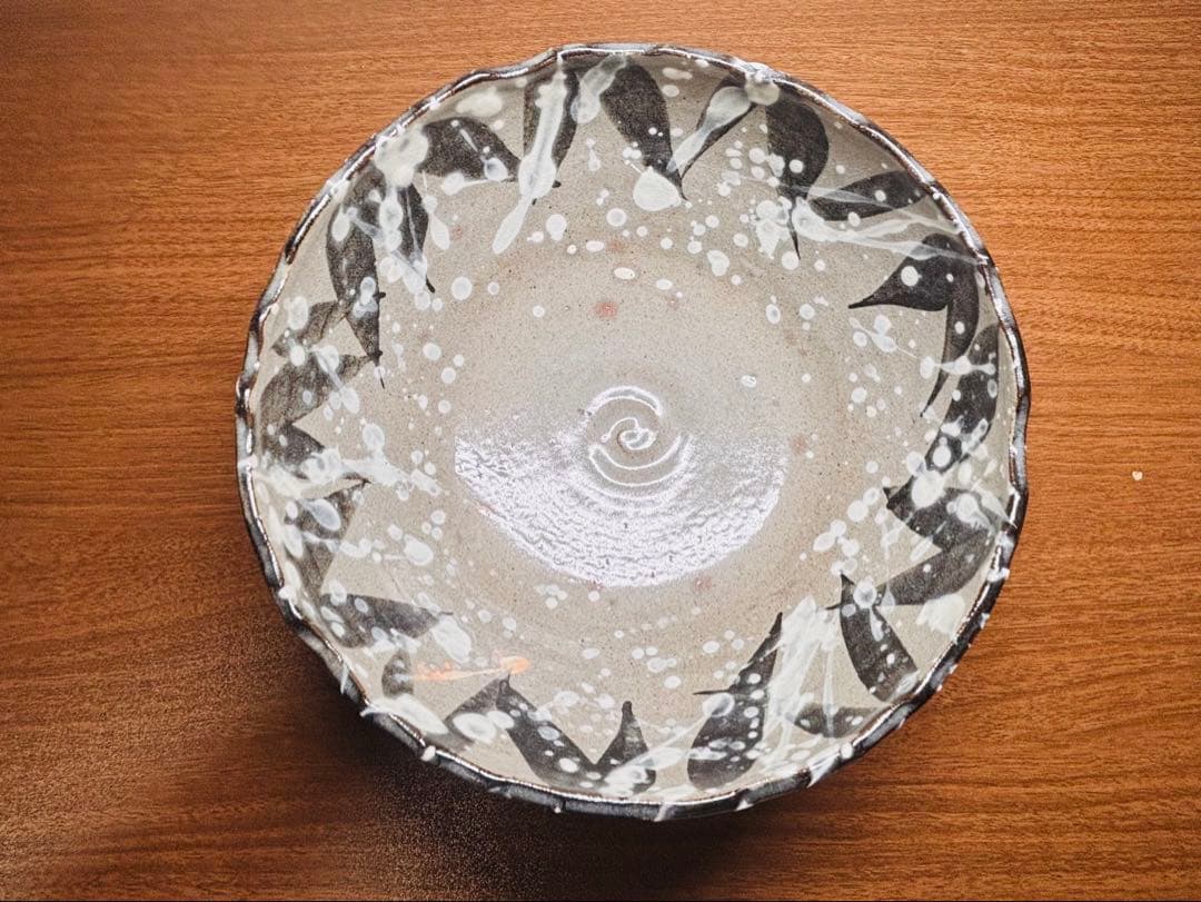 新品　清水焼　黒と白の陶器製鉢