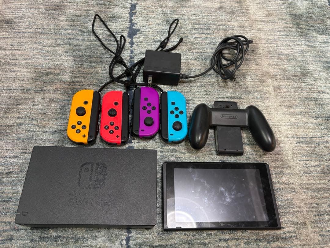 ジャンク品　Nintendo Switch (ジョイコン4個)