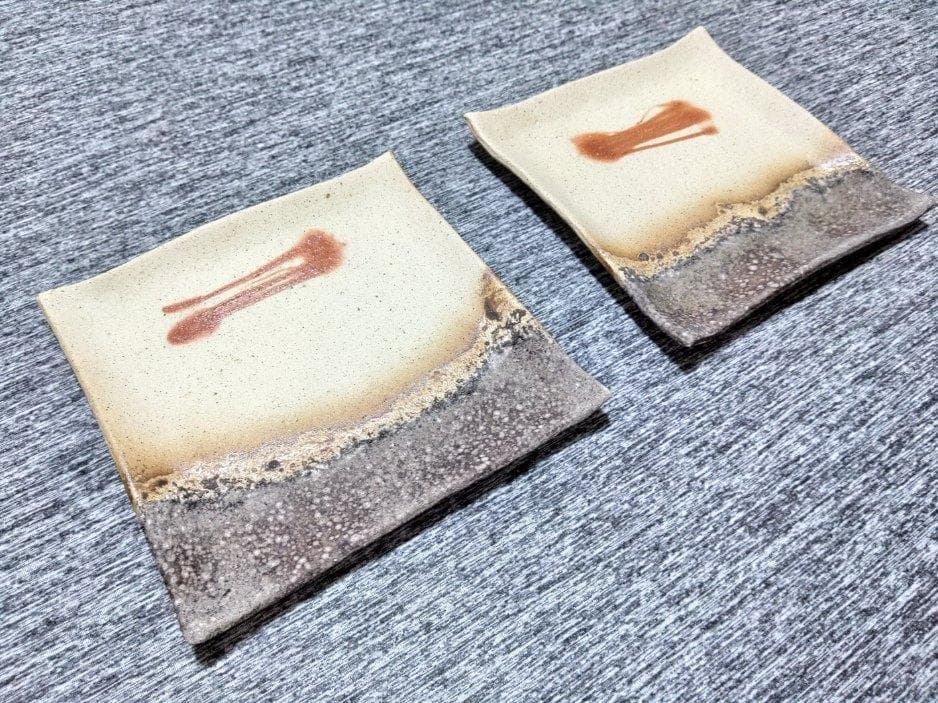 備前焼　おしゃれなデザインの平角皿２枚セット　刺身、その他料理　日本六古窯の1つ