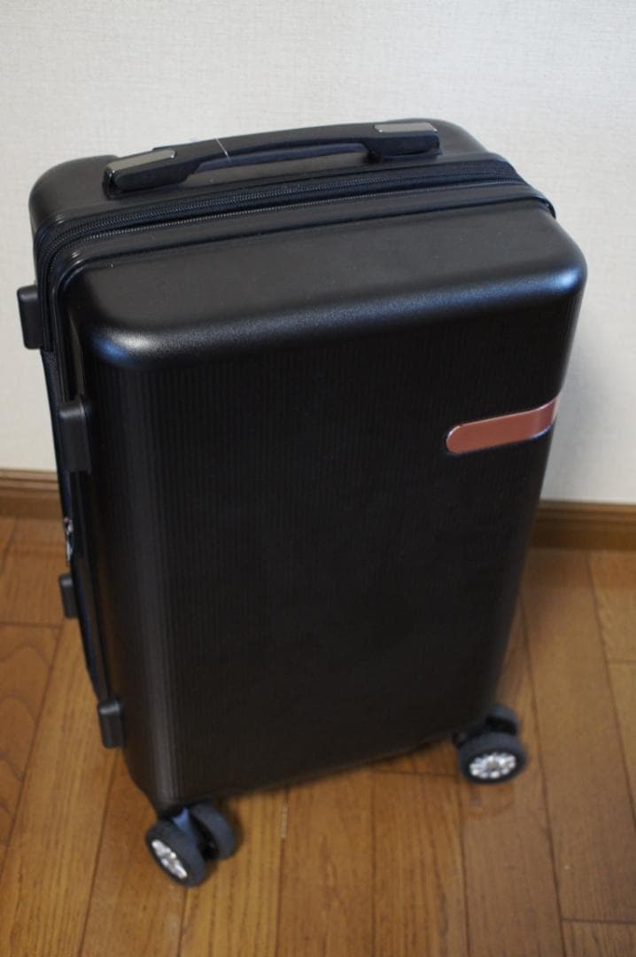 新品　JAL キャリー　ブラック　37Ｌ　機内持込 　日本航空 拡張 おまけ付